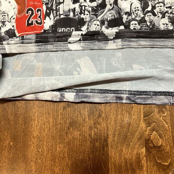 Michael Jordan Chicago Bulls The Last Shot All Over Print VTG T-Shirt Size S - Picture 10 of 14